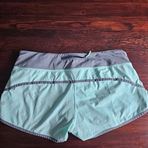 Lululemon Athletica Speed Up Short - Picture 2 of 4